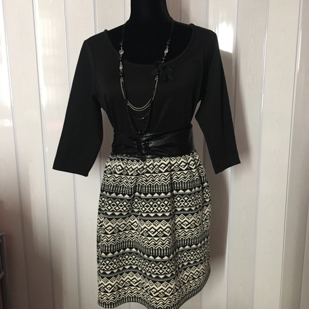 Black/cream gorgeous dress